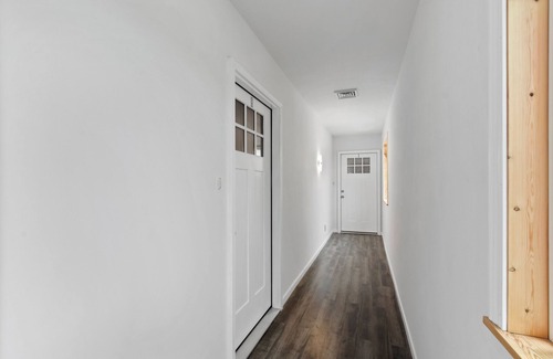 Festus Apartment | Modern Studio Apartment in the center of town, private parking & WIFI