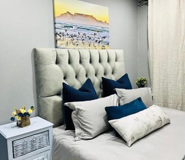 Secunda Apartment | Stylish Studio Apartments - Child Friendly & Guest Rated 9/10