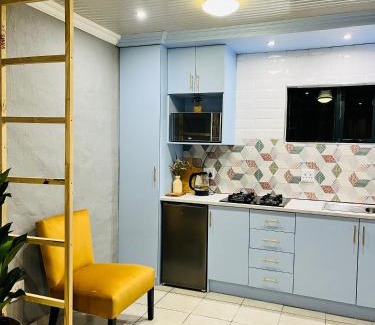 Secunda Apartment | Stylish Studio Apartments - Child Friendly & Guest Rated 9/10