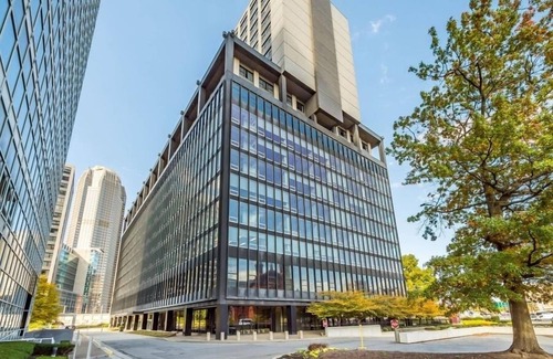 Downtown Pittsburgh Apartment | Modern Studio Apartment in Downtown with Gym Amenities