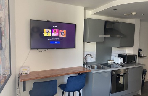 Leeds City Center Apartment | Stylish Studio Apartment in Leeds Centre - Guest Rated 10/10
