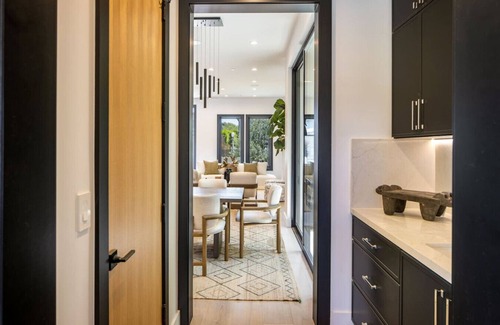 North Hollywood House | Modern Studio City 4BD Farmhouse w/Office