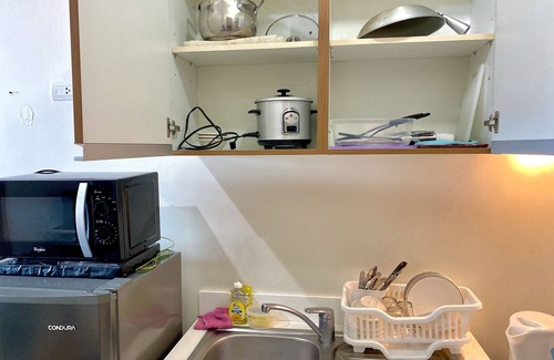 Barangay 670 Condo | Inviting Modern Studio with Manila Bay Sunset Views