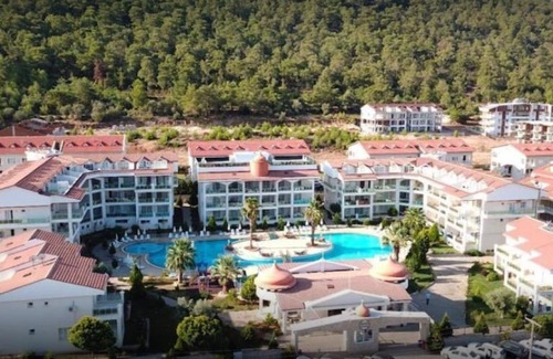 Akbuk Apartment | Modern Studio Flat in Didim with Pool & Hot Tub Access