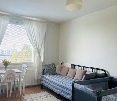 Itainen District Apartment | Modern Studio with Free Parking Near Metro - Rated 8.6/10