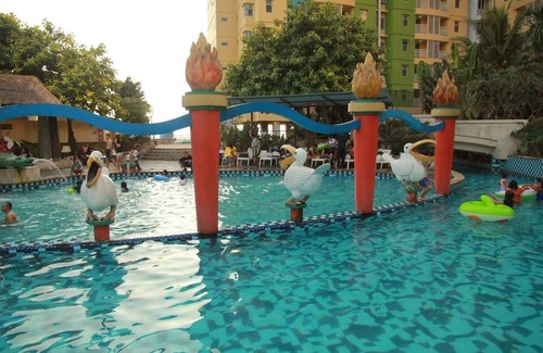 Panunggangan Utara Apartment | Stylish Grand Serpong Studio with Pool & Family Amenities