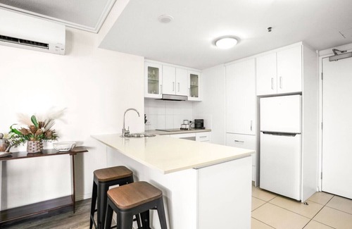Cairns Central Business District Apartment | Modern Studio in Cairns | Balcony, Rooftop Pool & Prime Location!