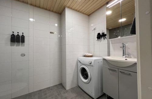 Keskinen District Apartment | Modern Studio in Kalasatama, Hki
