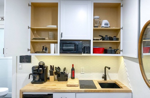 Grants Pass Apartment | Trendy Studio Retreat in Grants Pass, Pet and Child Friendly