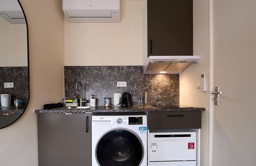Stratum Apartment | Modern Studio in Vibrant Eindhoven