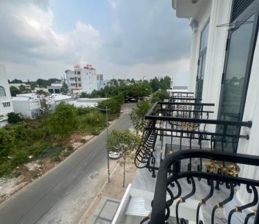 Ninh Kieu Apartment | Modern Studio w Balcony and Kitchen