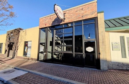 Tahlequah Apartment | Stylish Studio Steps from Dining and Shopping, Rated 10/10