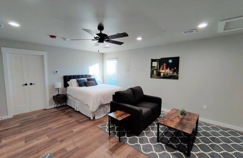 Tahlequah Apartment | Stylish Studio Steps from Dining and Shopping, Rated 10/10