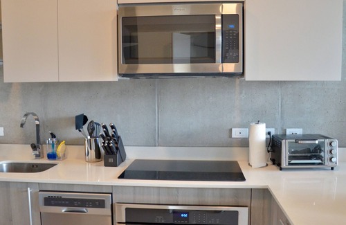 Rohrmoser Apartment | Modern Studio with A/C and Pool Near National Stadium