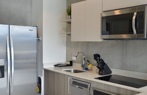 Rohrmoser Apartment | Modern Studio with A/C and Pool Near National Stadium