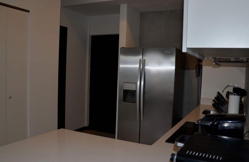 Rohrmoser Apartment | Modern Studio with A/C and Pool Near National Stadium