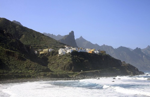 La Sabinita Apartment | Sunny Studio with Roof Terrace & Sea Views - Rated 10/10