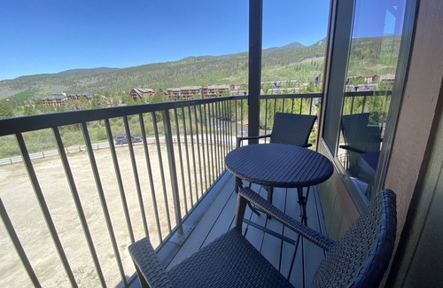 Mountain House Condo | Modern Studio with Balcony & Spa, Rated 9.8 by Guests