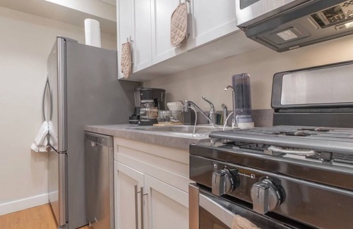 Norwalk Apartment | Modern Studio with King Bed Near Downtown SONO