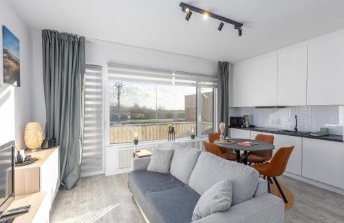 Middelkerke Apartment | Modern studio with parking space