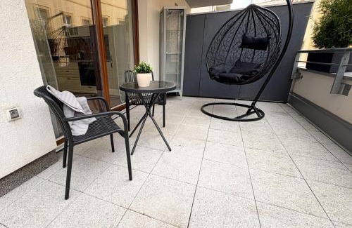 Smichov Apartment | Modern Studio with Spacious Terrace Prague Anděl