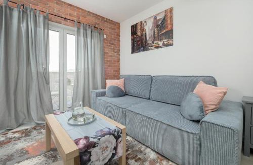 Lodz Apartment | Stylish Modern Studio Wróblewskiego with Balcony & Parking
