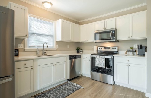 Cotswold House | Exceptional Southpark/Cotswold Townhome with Family Amenities