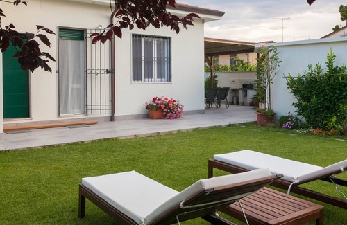 Marina di Carrara House | Modern House with Enclosed Garden & Pool - Guest Rated 10/10
