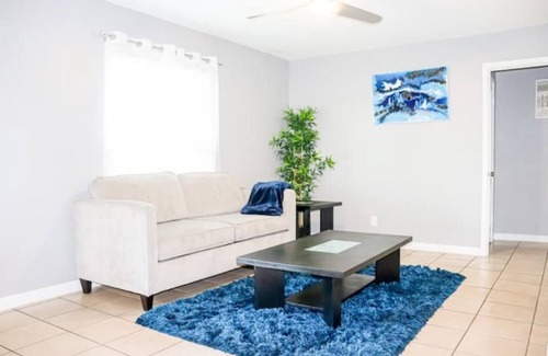 Dallas House | Stylish Minimalistic Home with Family-Friendly Amenities