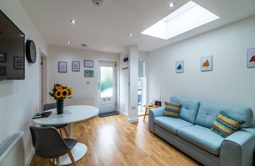 West Bridgford Apartment | Guest Rated 10/10: Modern Stylish Apartment with Spa