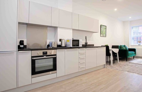 Bolton Apartment | Stylish 1 Bedroom Apartment in Bolton with Kitchen Access