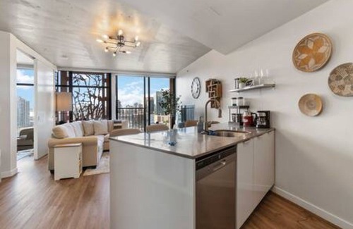 Gastown Apartment | Modern & Stylish 1BR Condo, Vancity!