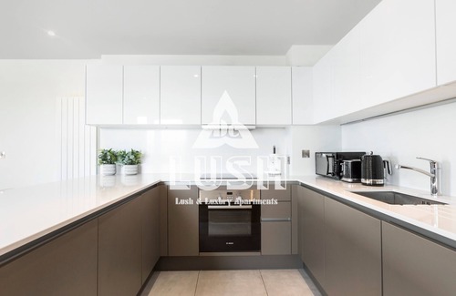Wembley Park Apartment | Stylish 2-Bedroom Penthouse Steps from Wembley Stadium