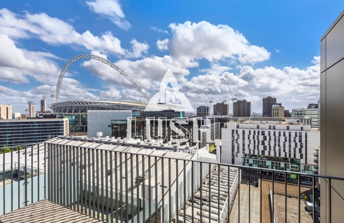 Wembley Park Apartment | Stylish 2-Bedroom Penthouse Steps from Wembley Stadium
