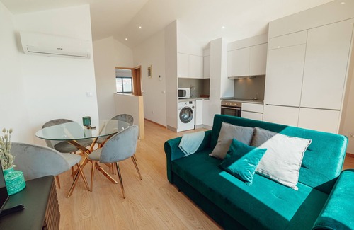 Campanha Apartment | Stylish Apartment III: Guest Rated 10/10 with Spa & Breakfast