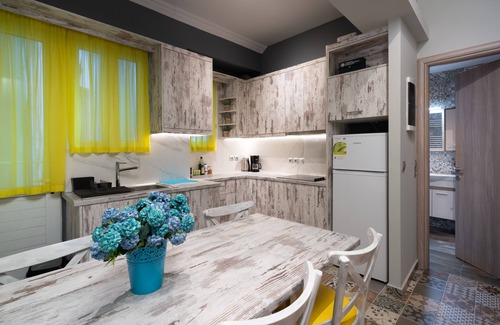 Omonia House | Stylish Apartment in the Heart of Athens with Breakfast