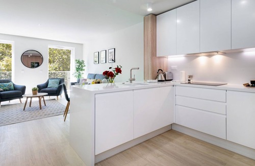 Sao Jose Apartment | Contemporary Apartment with Kitchen on Av. da Liberdade