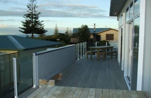 Ohope House | Modern Beach House with Ocean View & Pool - Rated 10/10