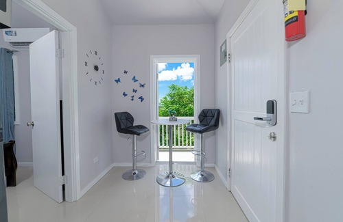 Buckleys Village Apartment | Stylish Apartment with Great Views – Rated 10/10!