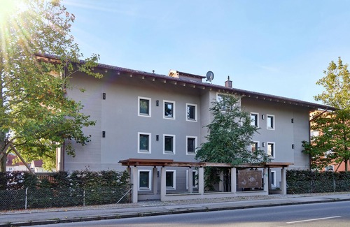 Murnau am Staffelsee Apartment | Modern Retreat with Traditional Flair & Ocean View Balcony