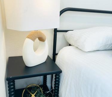 Vancouver Apartment | Modern Suit Premium Apartment: Family-Friendly Retreat