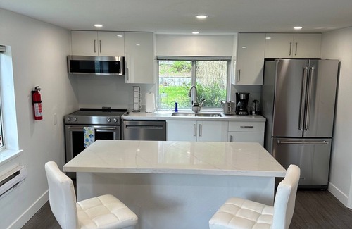 Garibaldi Highlands House | Modern Suite in Garibaldi Highlands - Family & Pet Friendly