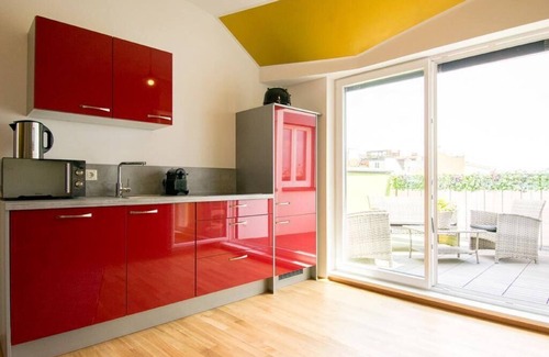 Margareten Apartment | Modern Suite Naschmarkt: Family-Friendly & Accessible Comfort