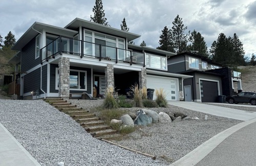 Okanagan-Similkameen House | Stylish Suite on Bottleneck Drive Near Wineries & Dining