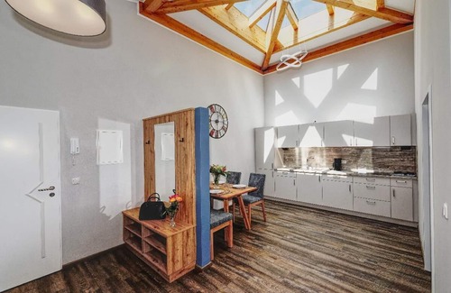 Bad Fuessing Apartment | Modern Suite with Garden View & Kitchen in Bavarian Spa