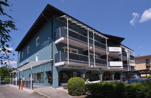 Bad Fuessing Apartment | Modern Suite with Garden View & Kitchen in Bavarian Spa