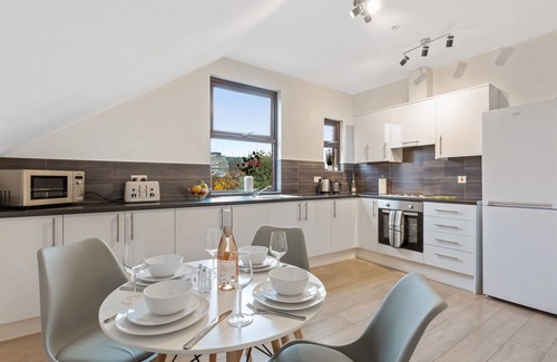 West Bridgford Apartment | Stunning Modern Suites at River Rooms with Kitchen Amenities