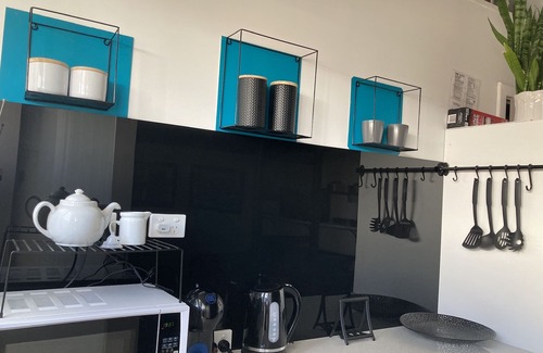 Hilton Apartment | Stylish Modern Tiny House with Oceanfront Amenities