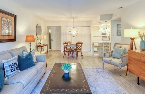 South Beach Condo | MODERN TOP-FLOOR VILLA WITH BEACH ACCESS & SOUTH BEACH MARINA