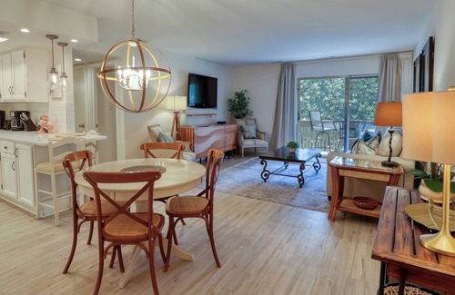 South Beach Condo | MODERN TOP-FLOOR VILLA WITH BEACH ACCESS & SOUTH BEACH MARINA